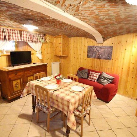 L'Ermellino Bilocale In Centro - Affitti Brevi Italia Apartman Brusson Kültér fotó