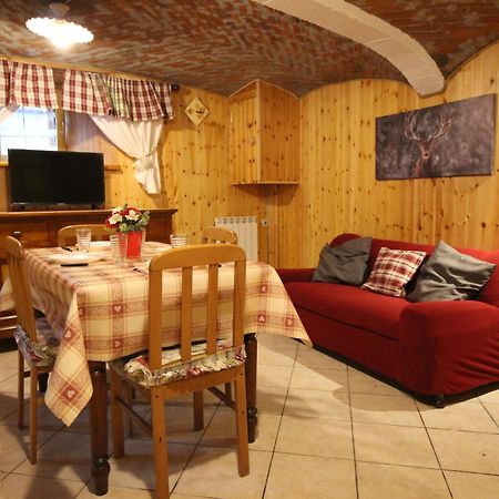 L'Ermellino Bilocale In Centro - Affitti Brevi Italia Apartman Brusson Kültér fotó