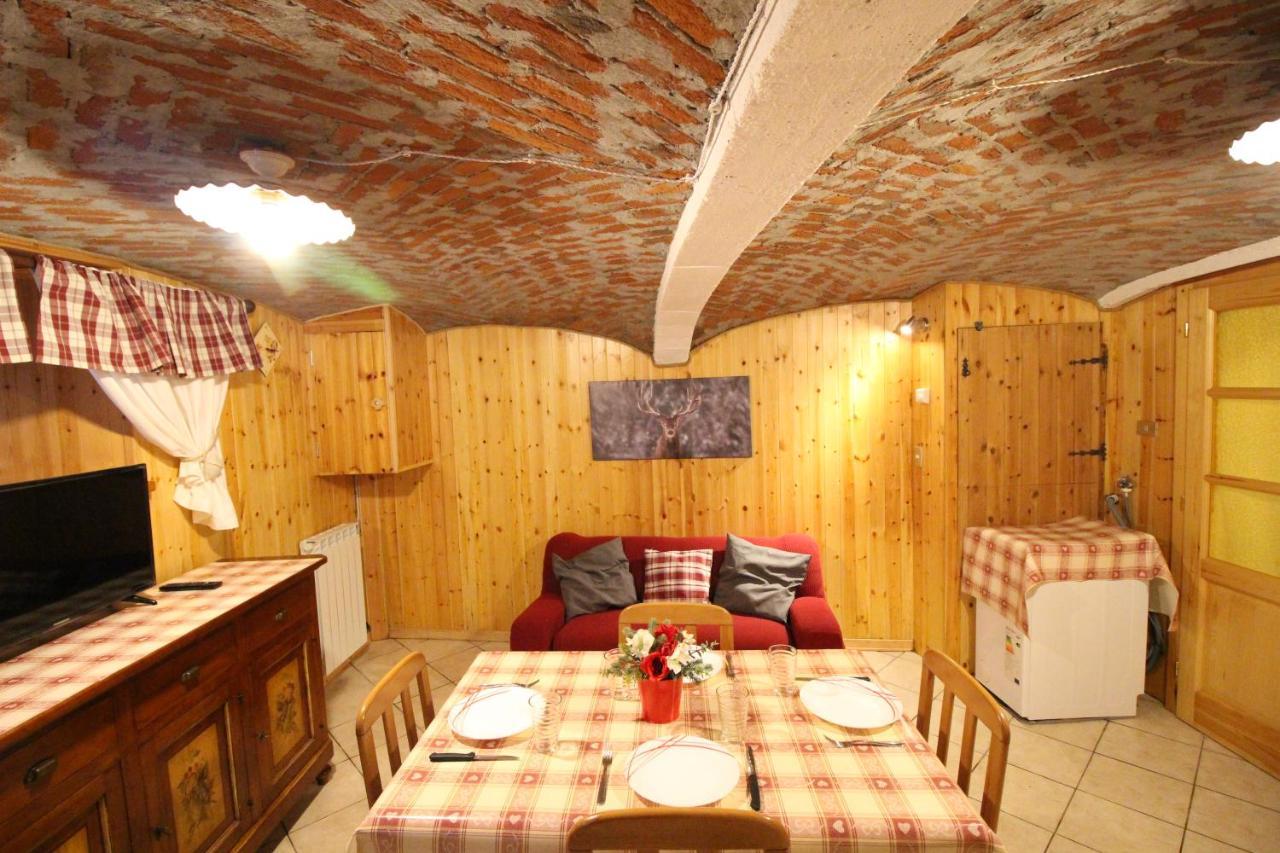 L'Ermellino Bilocale In Centro - Affitti Brevi Italia Apartman Brusson Kültér fotó